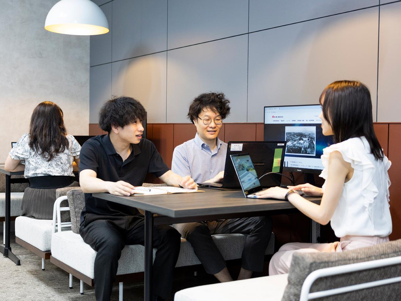 電気機器メーカーというイメージとは異なり、フランクな雰囲気の同社。