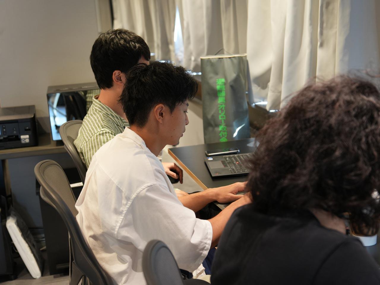 リリース1年目から口コミや紹介で一気に導入が加速。現在は大手弁護士事務所、大手企業を中心に導入数は400社を超えている。