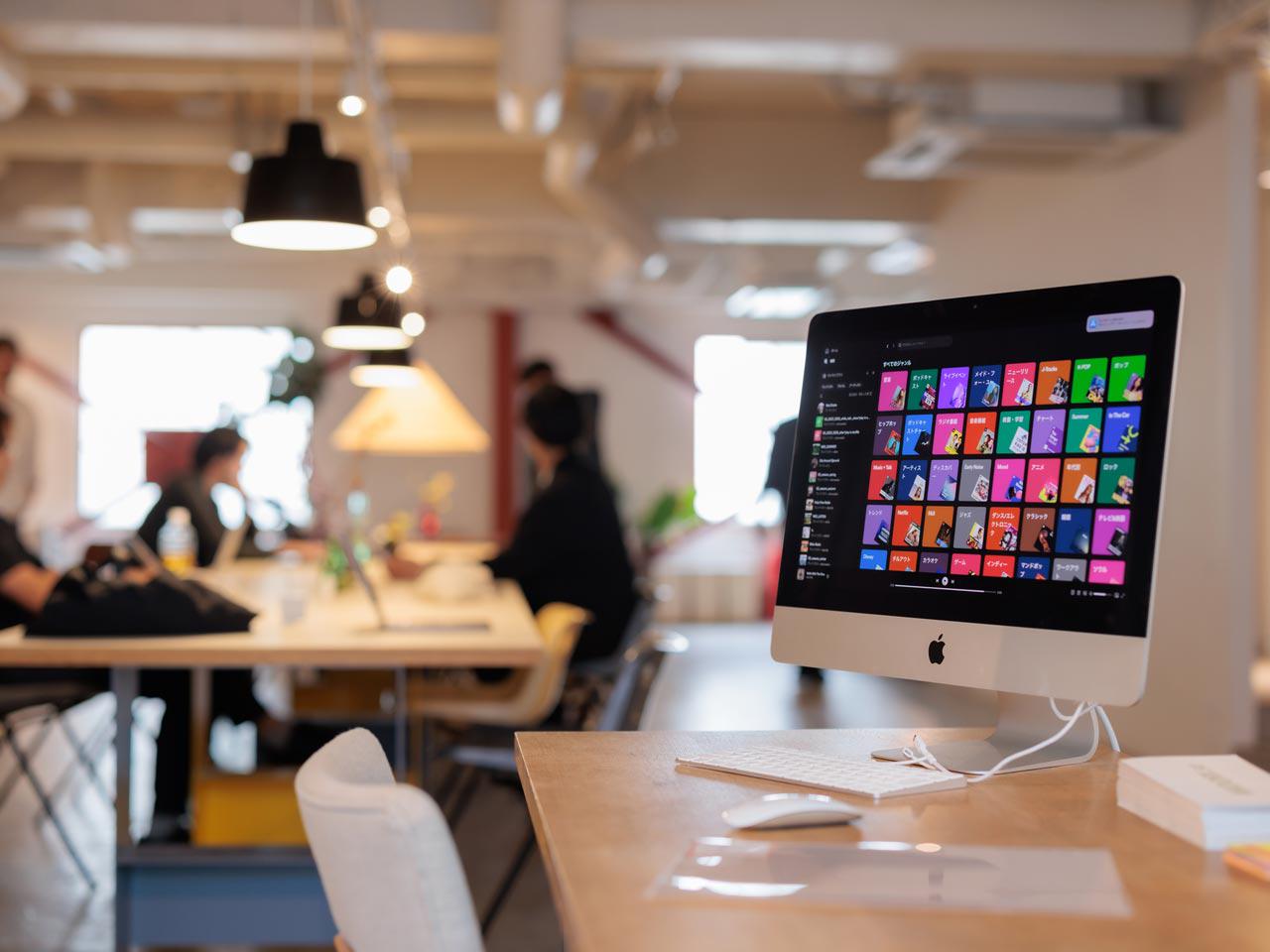 エンタメ業界やクリエイター支援への強い熱量を持ち、実直かつ長期的な視点で行動できる人材が求められている。