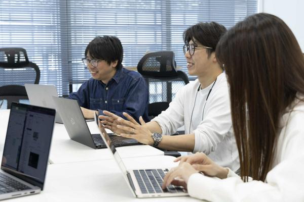 募集している求人：広告事業企画　（セールスイネーブル担当）/ 営業の1.5列目ポジション