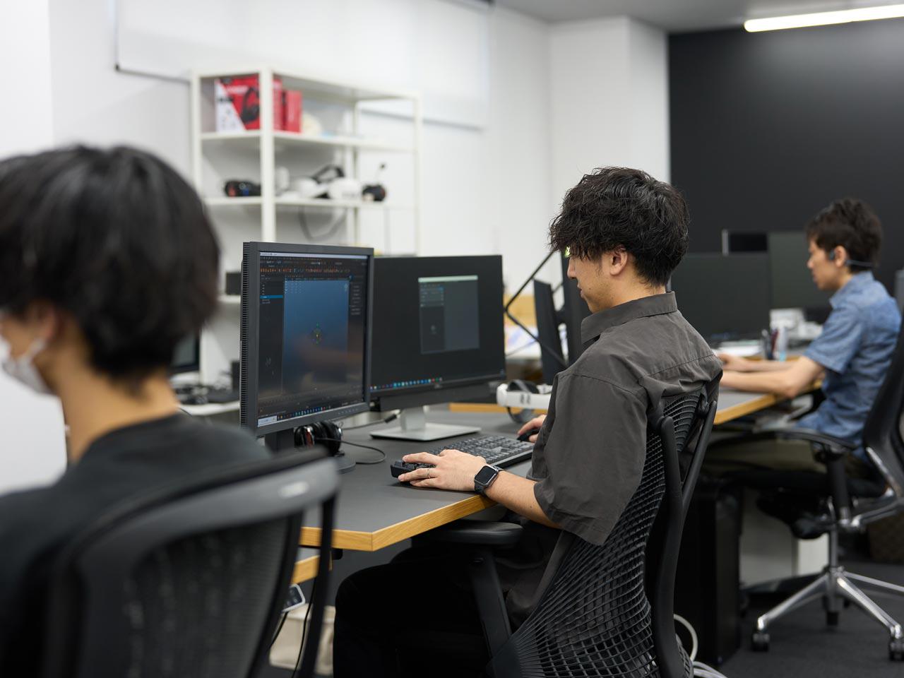 特定のメンバーに負担がかからないよう分業制で案件を進めるという同社。残業時間はほとんどなく、ライフワークバランスも取りやすい環境である。