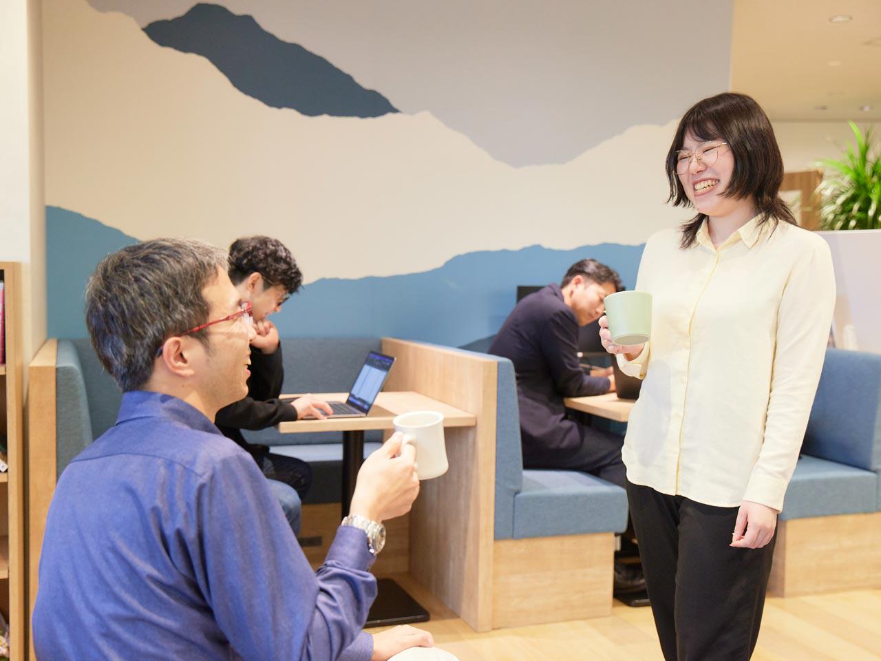 エンジニア自身がライフスタイルや成長意欲に応じて、自由にプロジェクトを選ぶことができる「案件選択制度」も導入している。