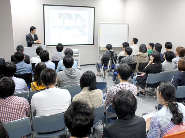 IT業界では知る人ぞ知るテックファーム技術顧問、小林 正興が行う講習会は月1で実施。最新技術の動向や傾向、基礎知識を学ぶことができます。