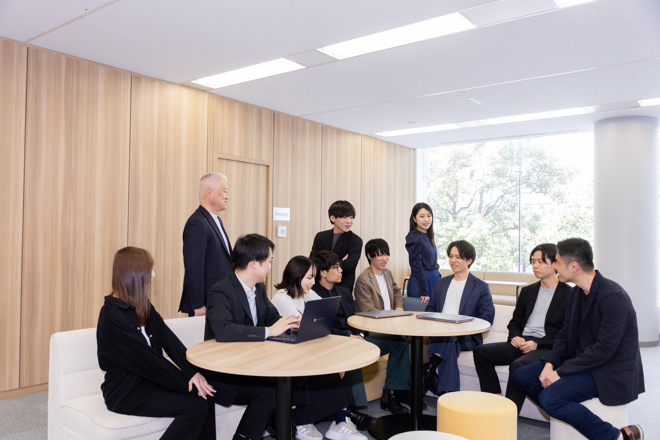 優秀な人材が集結し、活気あふれる雰囲気も魅力的だ。