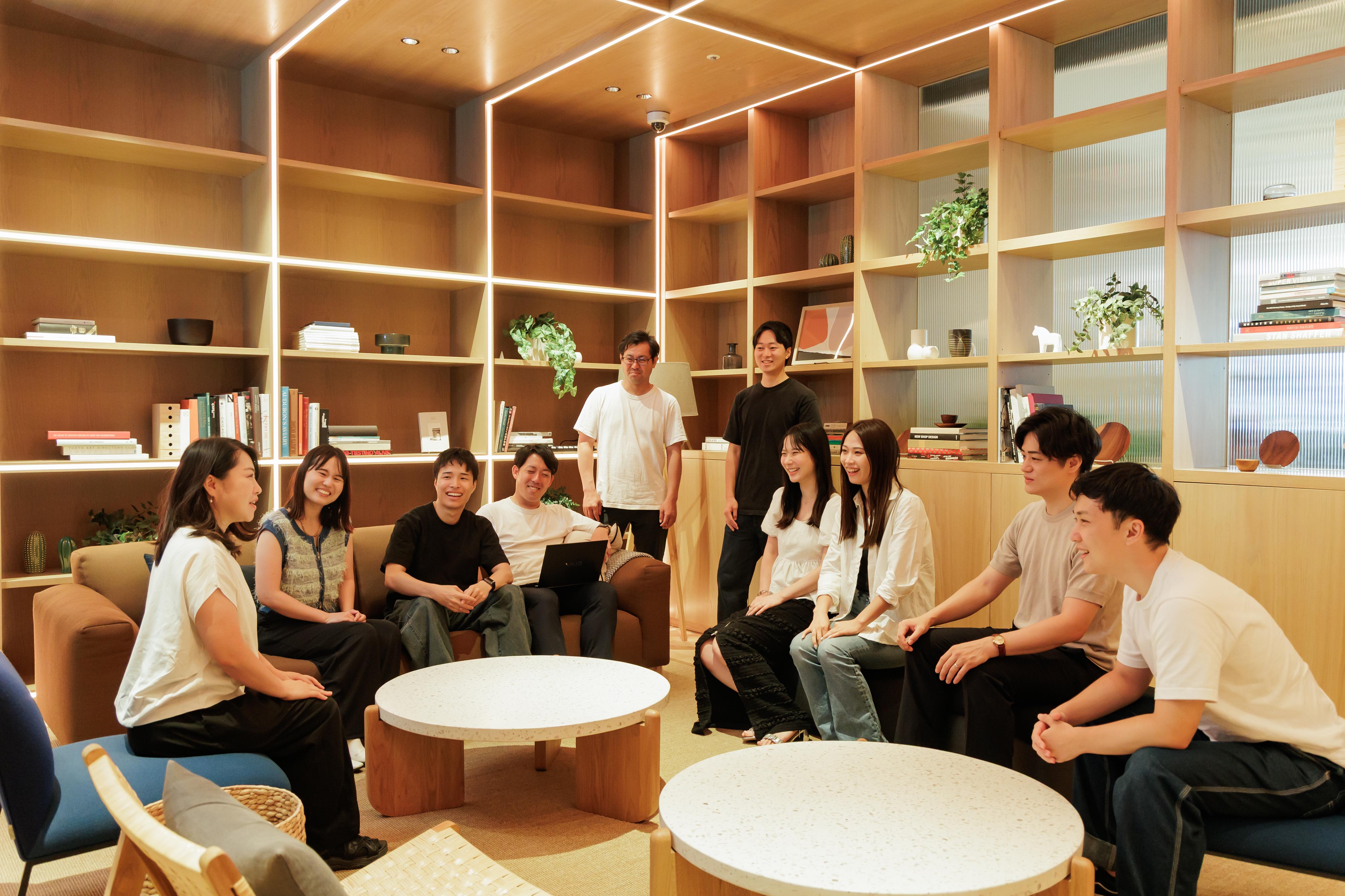 上昇志向の20、30代メンバーが中心です。セルフマネジメント徹底の文化で、上司に依存するのではなく、それぞれのメンバーが自ら判断して行動しています。