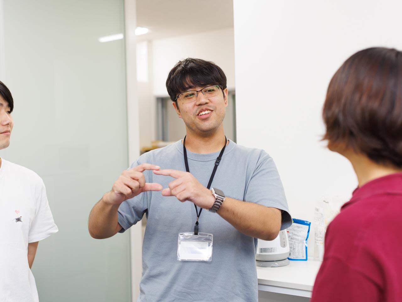 看護師向けのコーチング事業やAIチャットボットなど新規事業立ち上げも進めており、業界にまだないビジネスモデルで医療業界の社会課題を根本から解決することを目指している。