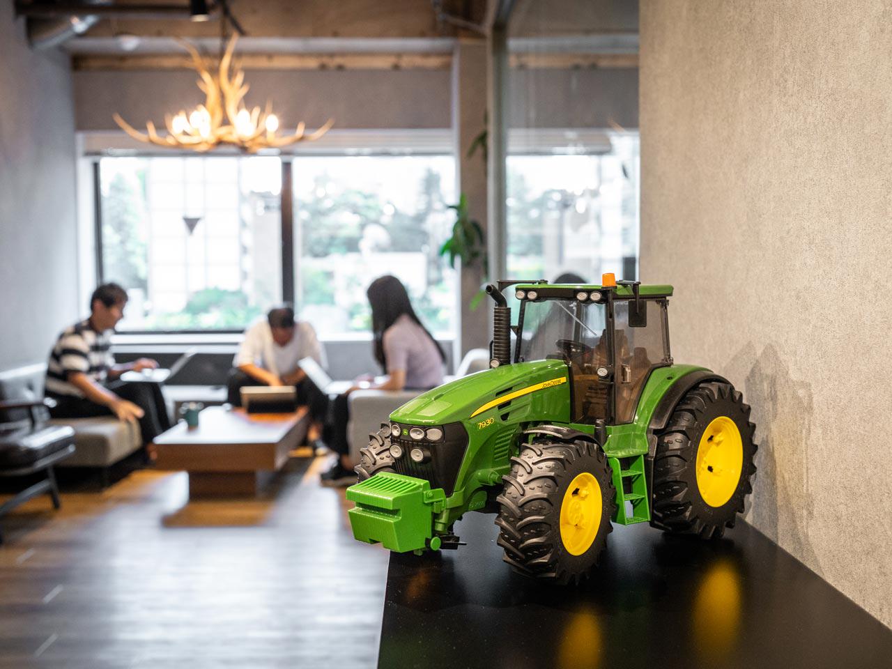 テクノロジーを活用した次世代農業の創出にチャレンジするエンジニアを広く募っている。