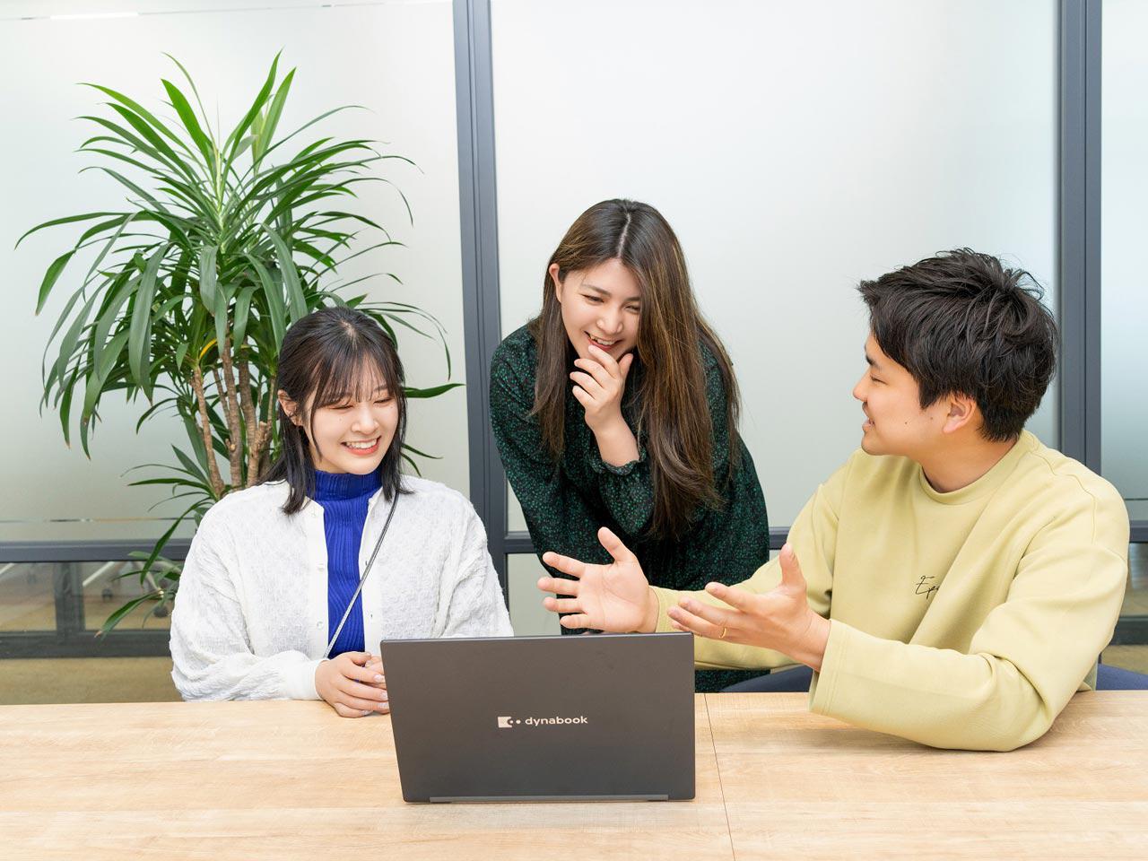 WEB制作事業では、大手ポータルメディアの依頼を受け、現状分析や他社比較を通じて集客力を高めるサイトを構築している。