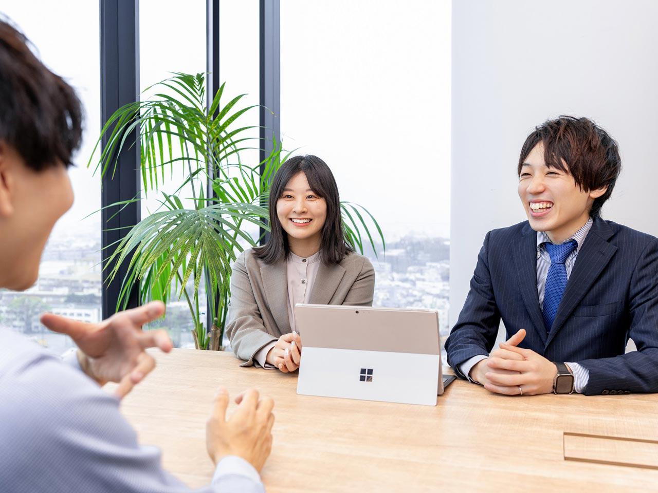 組織は専門性を持つ複数の事業部で構成され、顧客の課題解決に貢献している。今後は人員体制を強化し、新領域のWEB制作にも積極的に取り組んでいく方針である。