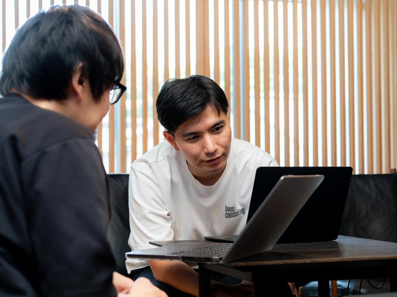 ITコンサルタントとITエンジニアの仕事をシームレスに融合させ、事業の企画・戦略立案から実装までを一手に担うコンサルティングファームの構築を進めている。