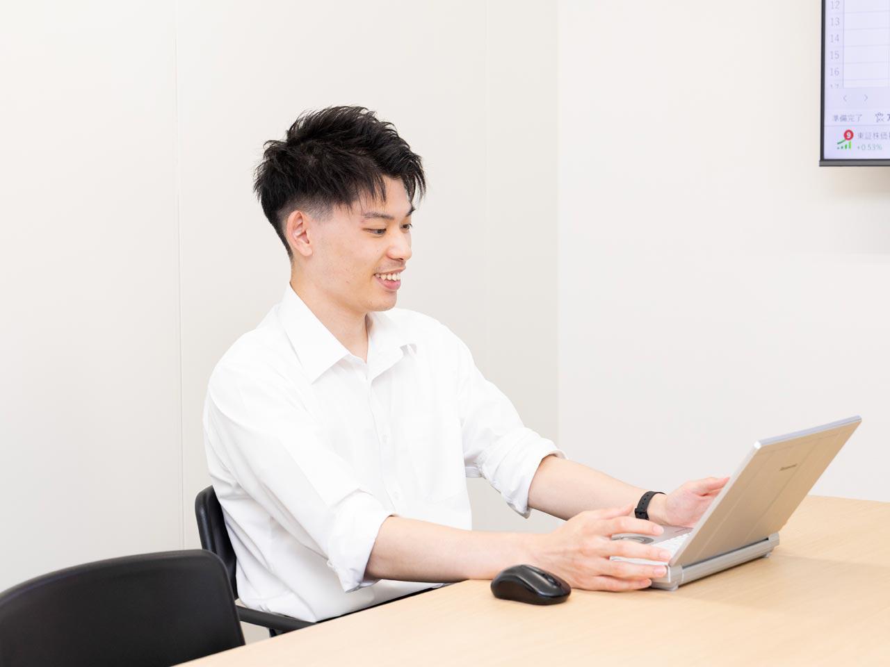 同社ならではのやりがいは、既存顧客に縛られず、新規市場や多様な顧客に自由に挑戦できる点だ。