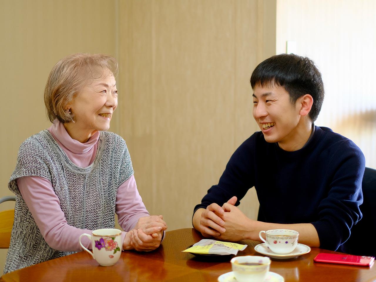 多世代が集い、学びや挑戦を共有できる交流拠点『モットバ！』を運営し、地域に新しいコミュニティの形を提供する。