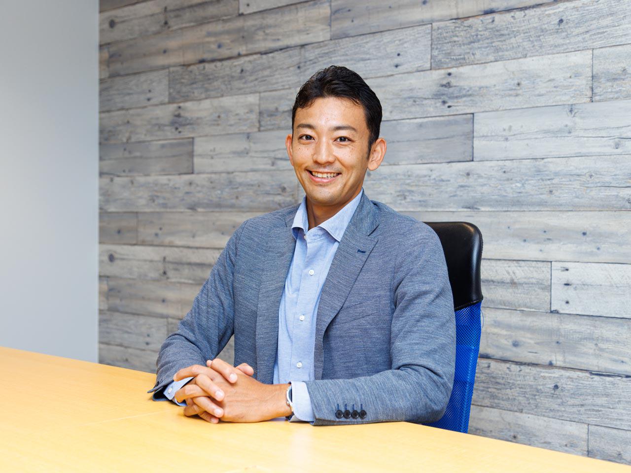 同社は、コロナ禍を迎えた2020年、ノンデスクワーカーの健康・安全管理を叶えようと「IoT×ノンデスクワーカーの生体データ」という軸で事業の舵を切った。Enstemには、「縁と縁で、木の幹を大きくしよう」という意味がある。