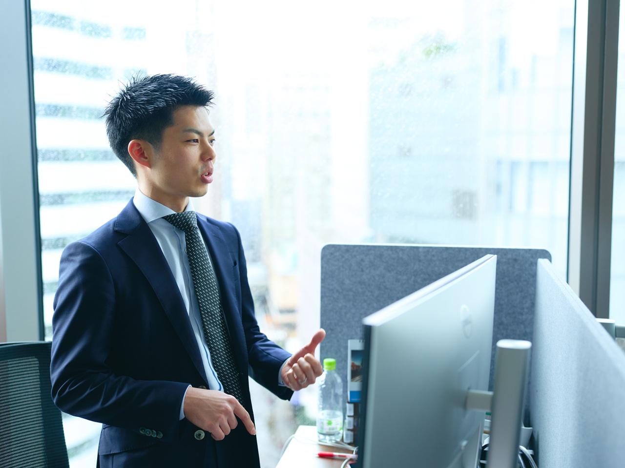 コンサルタントは客先に入り込むため、精神的にはハードな環境での業務となる。その分、社内では心理的安全性の確保に努め、加点方式による評価を行う。