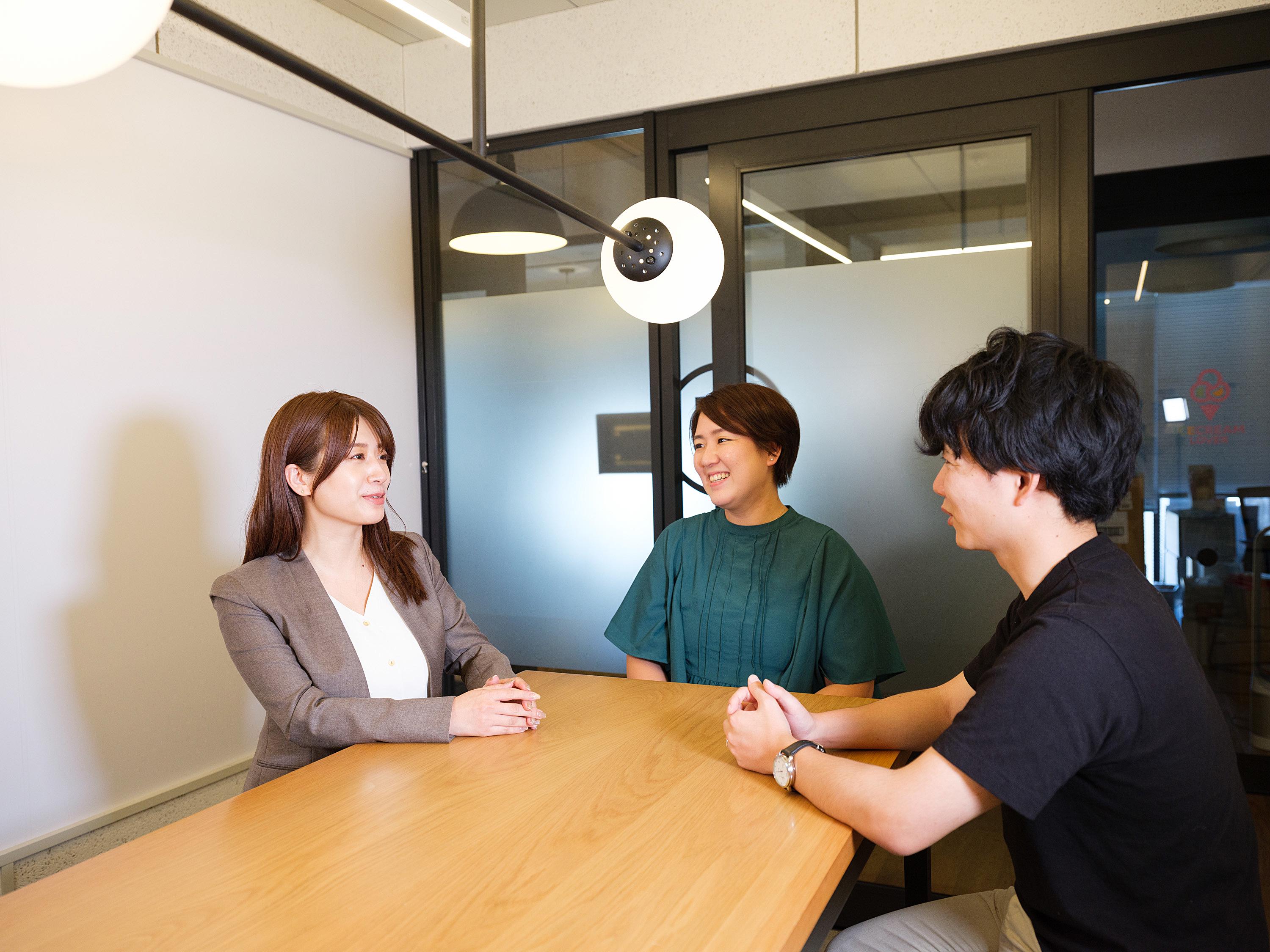 独自のノウハウを持ち、他社の追随を許さないビジネスモデルで成長を続ける、あしたのチーム。人事評価制度を必要としている中小企業は、まだまだ無数にあり、マーケティングを活発化させ、事業の拡大を目指しています。