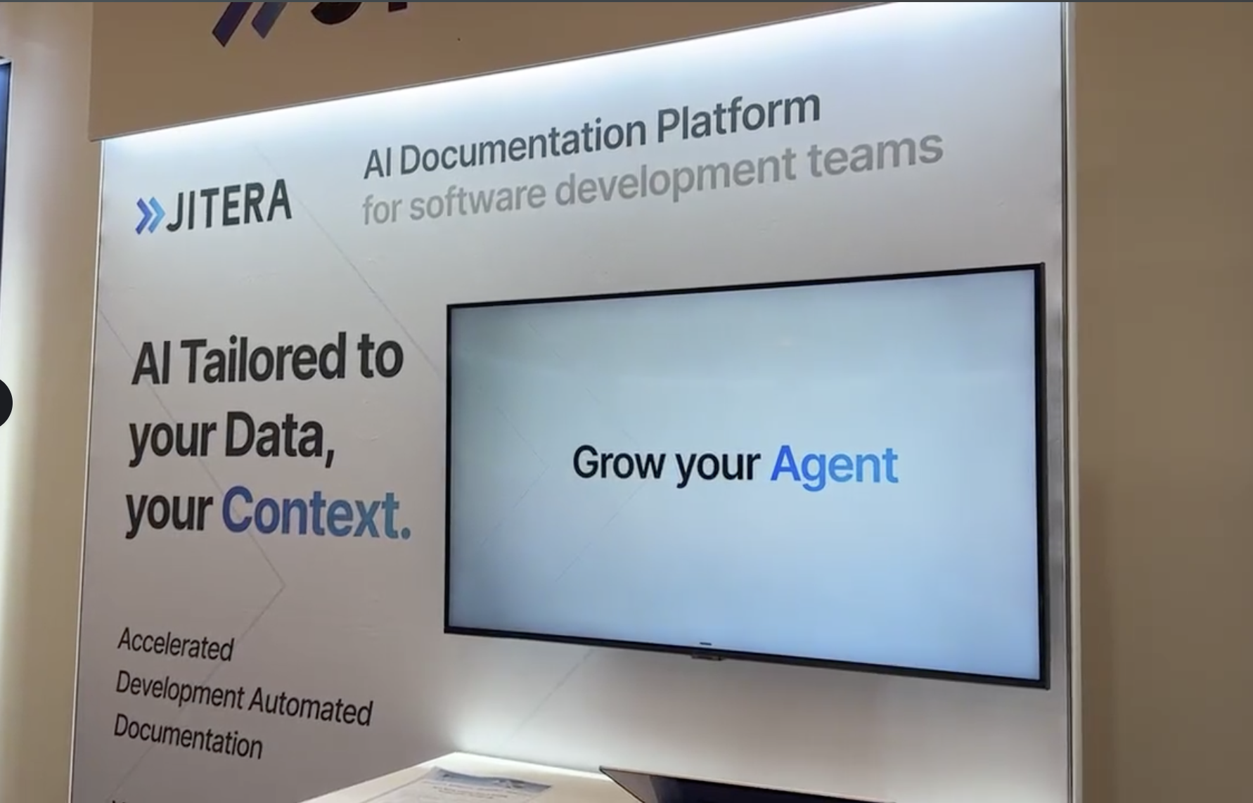 グローバル展開を積極的に進めています。CEOとCOOがアメリカに拠点を移し、自ら展示会出展や営業活動に奔走しています。