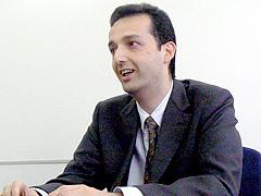 代表取締役社長兼CEO　エステベス氏