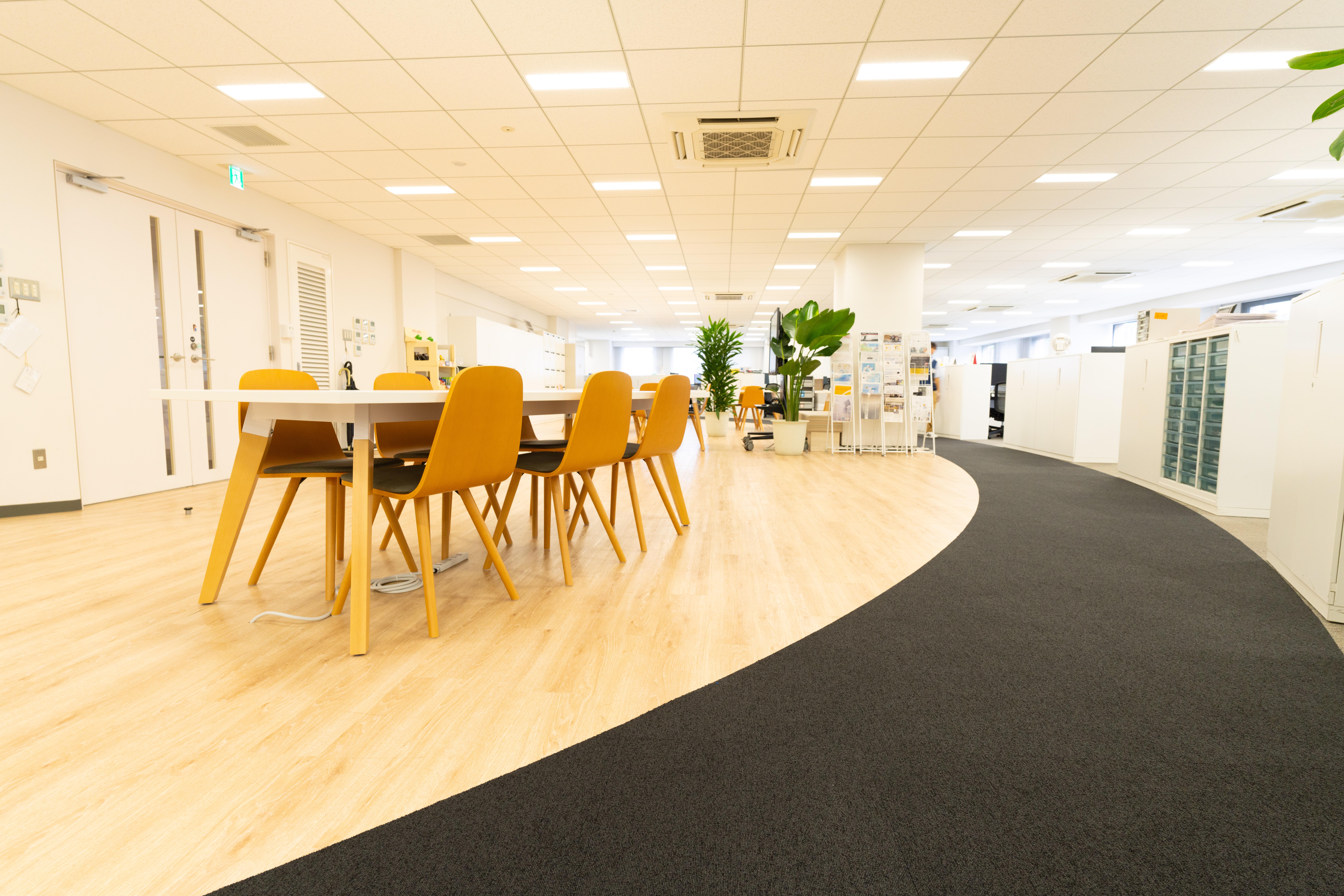 事業内容：お客様へ寄り添い課題解決を目指す！