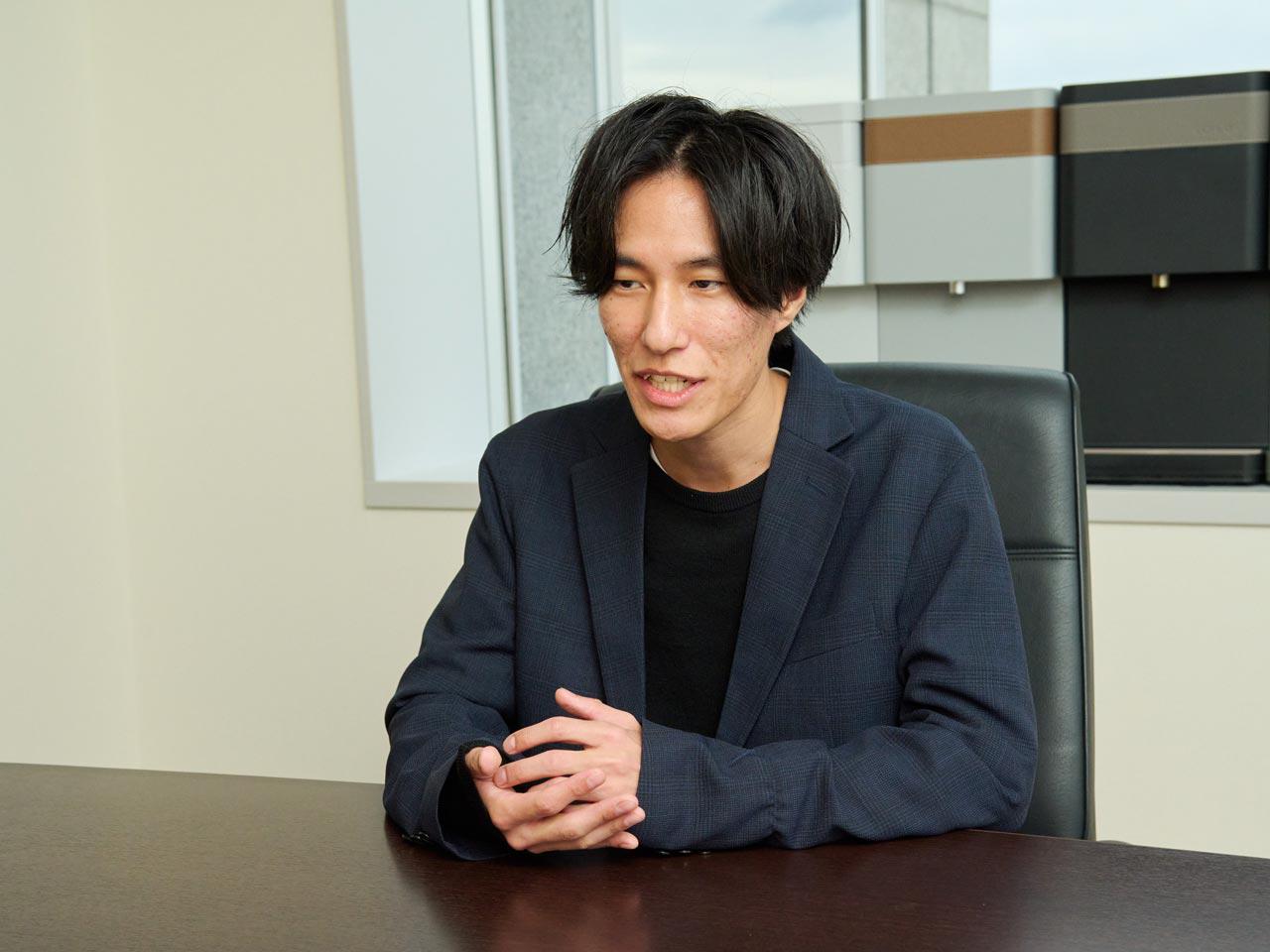 マーケティング部門では、リスティング広告とオウンドメディア、SEOで集客。