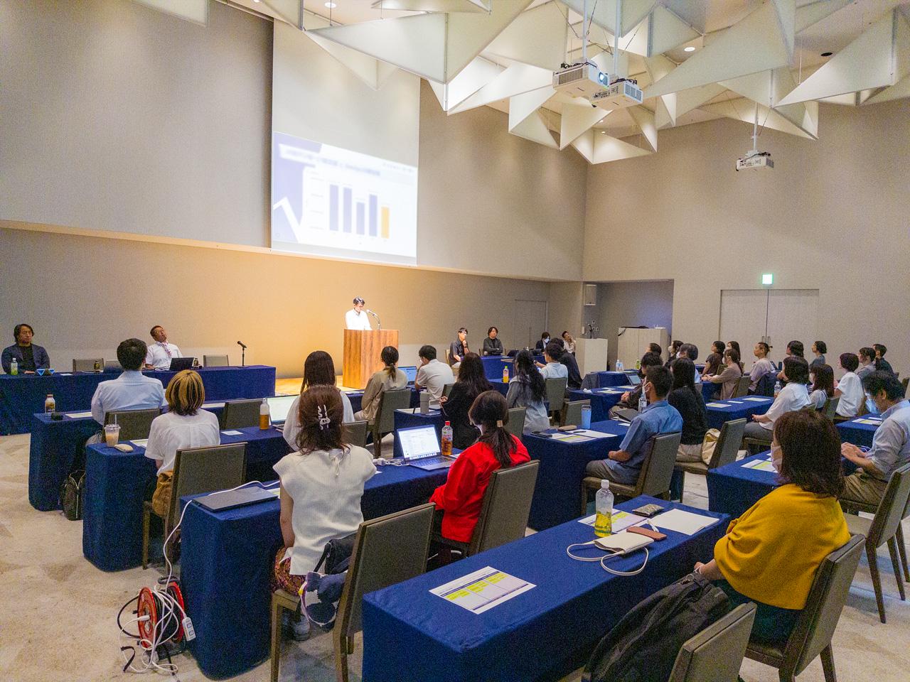 年に一度、全社総会を行なっています