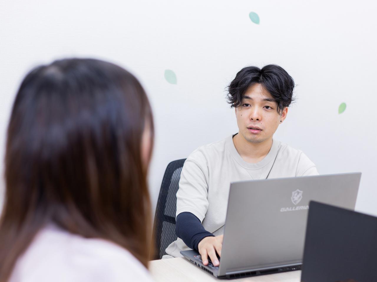 積極的なメンバー増員を進めており、デベロッパーとしての開発体制を構築し、ゆくゆくはパブリッシャーの立場で自社タイトルゲームの開発を計画している。