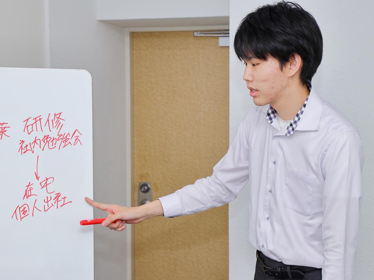 自社開発のパッケージを展開するほか、外部ベンダーのクラウドサービスやOCR、RPA、ノーコード開発ツールといった各種ソリューションを活用し、業務の課題解決へ導くパートナーを目指している。