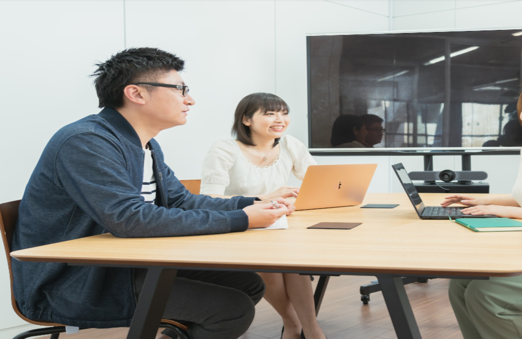 自社サービスをさらに進化させるため、設計・開発作業を進めている。