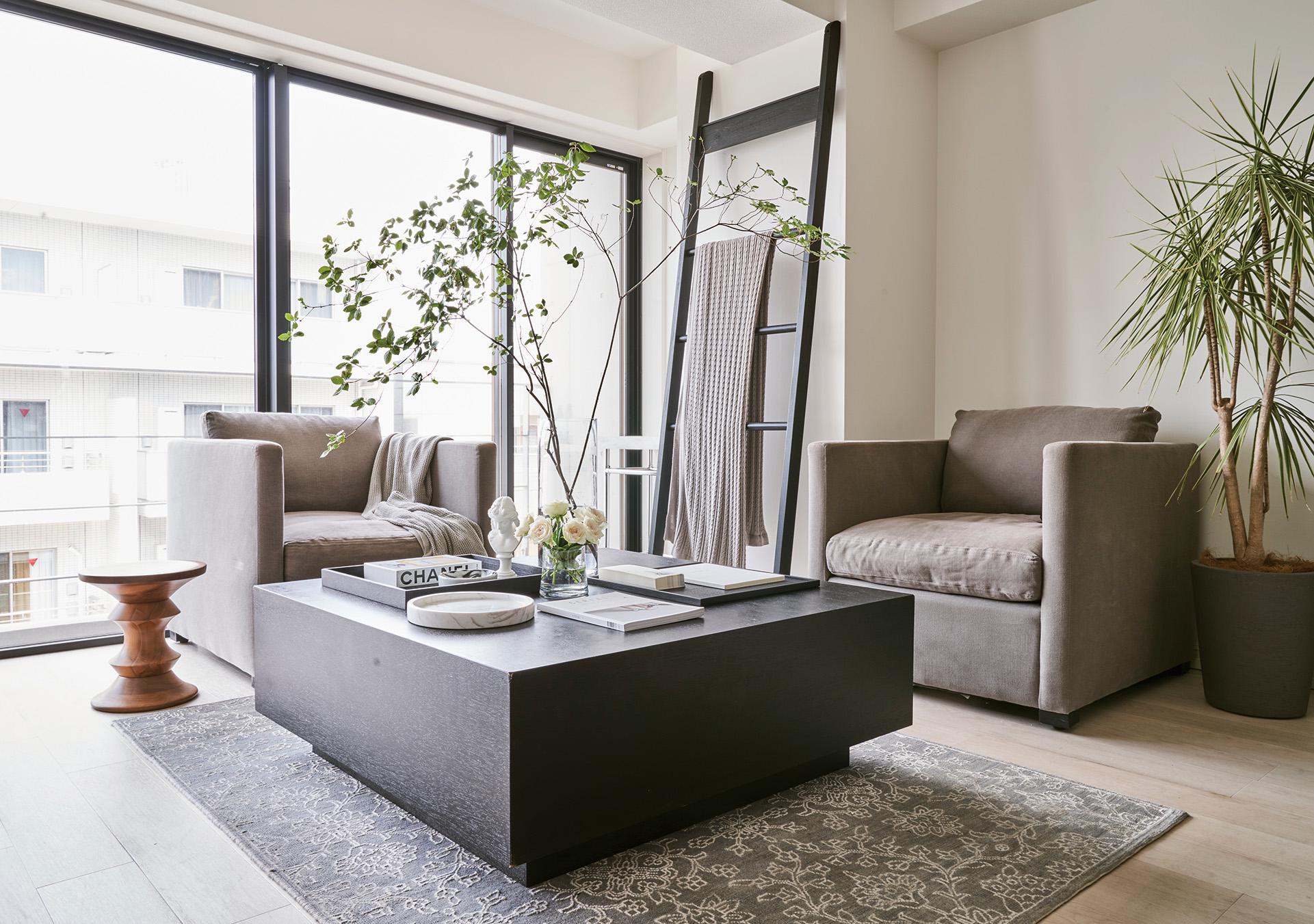 事業内容：海外ブランド商品の輸入販売事業