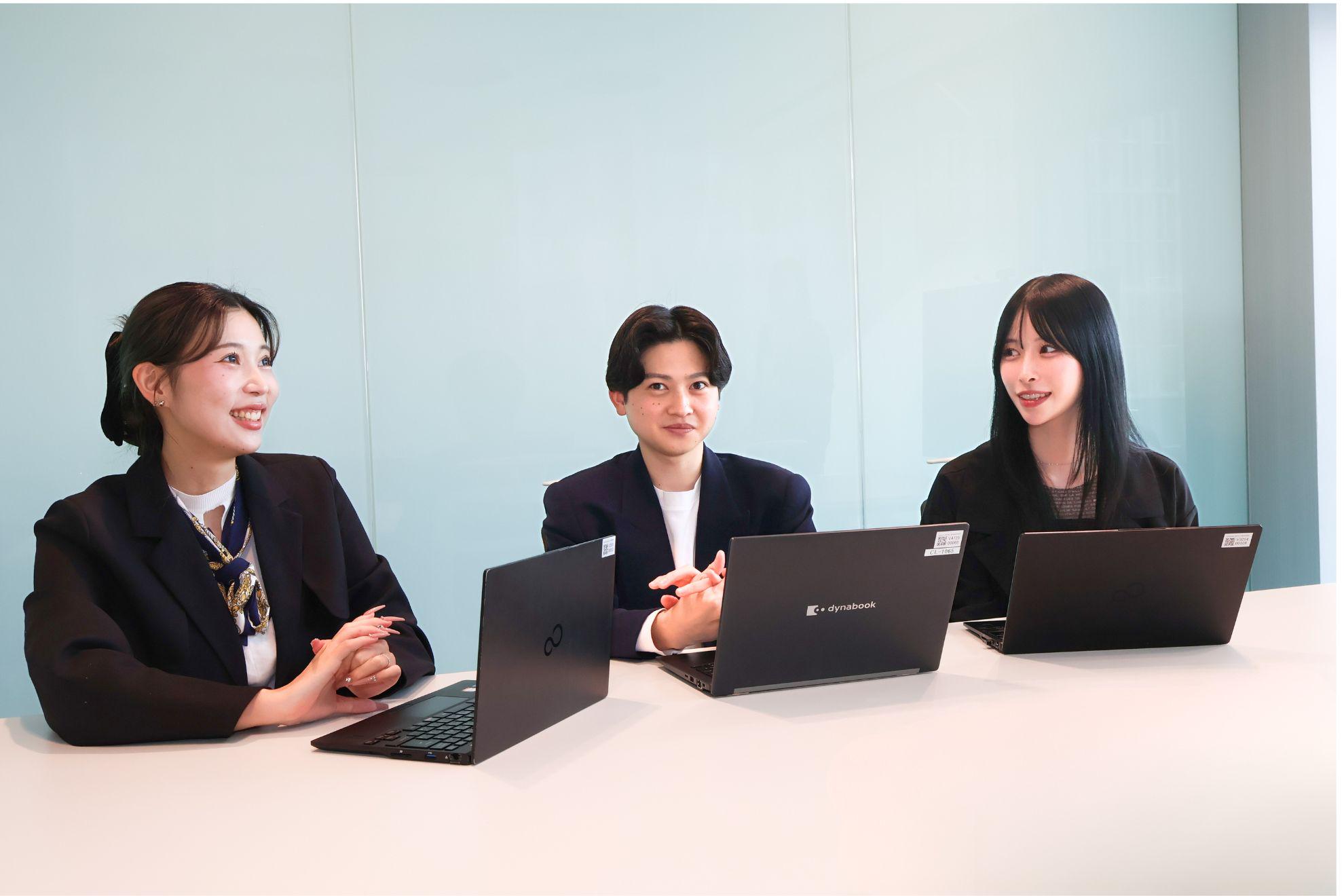 有名人を多数起用するだけでなく、医療との密接な関わりによって「最高の商品」を皆で作り上げる。