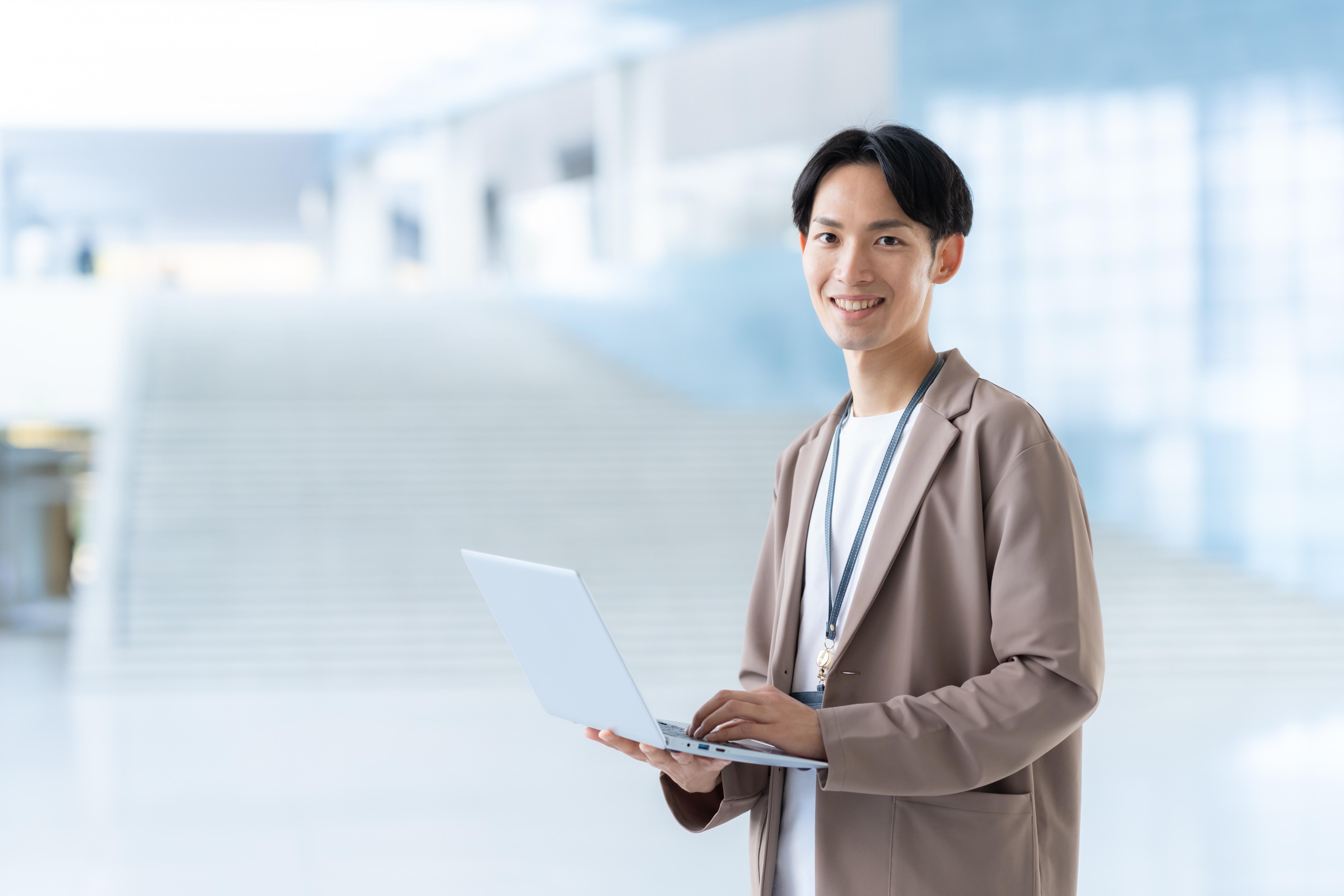 アクセンチュア・PwC・デロイト・ベイカレントなど大手総合ファーム出身者にて設立されたファームのため、同様のファーム出身者が多く集まっています。