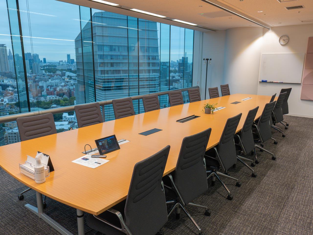 アジア地域のヘッドクォーターとして、人事や経理財務、営業、技術等の各方面からアジア各国の拠点を束ねる同社。