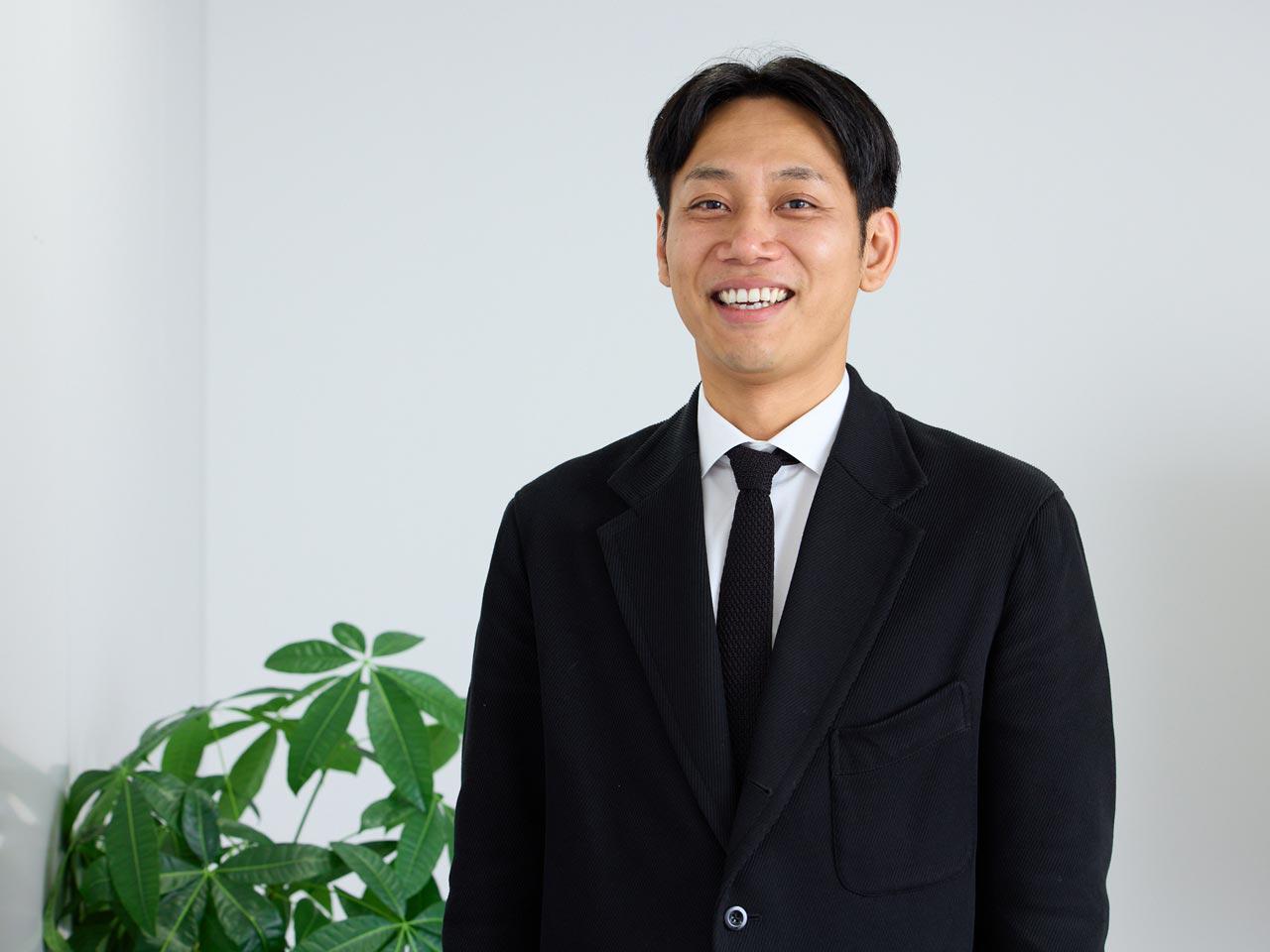 営業戦略実装パートナーとして、戦略から戦術、実行、成果までワンストップで現場と戦略を繋いでいる点が、競合他社と比べた際のアドバンテージとなっている。