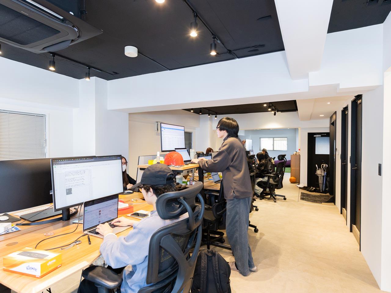 結果に対しては報酬で応える。豊かなライフスタイルを目指して、みんなで切磋琢磨している。