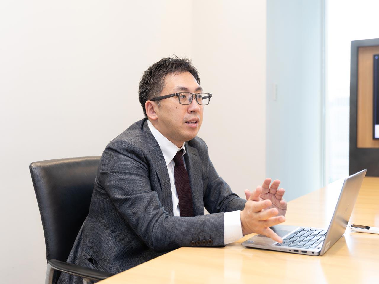 コンサルフェーズからAIモデルを活用したソリューションの開発・導入、さらにAI開発を内製化するための人材育成まで、トータルで提供。