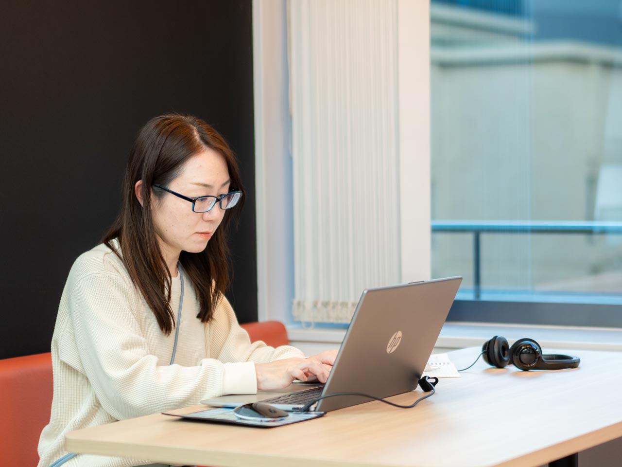 業界他社のような成果報酬モデルではなく、より低価格のサプライヤーを紹介してマージンを得ることで、ユーザーには課金しない。