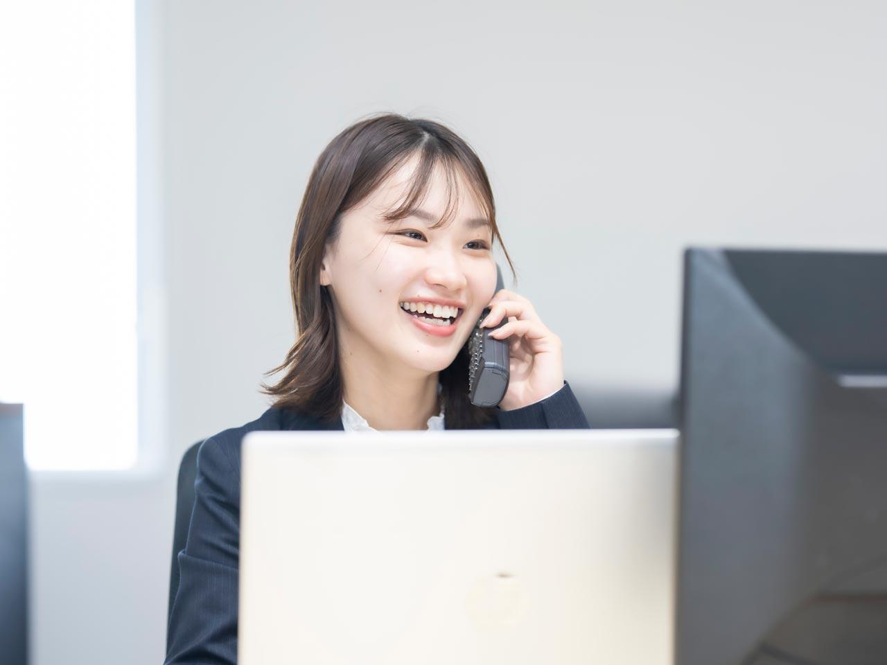 製造・保管・出荷・配送とロジスティクス全般をバックアップする体制を整えている。