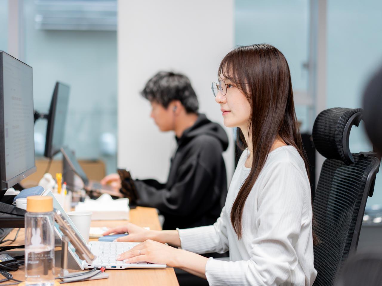 これから目指すのは、業界初の上場を果たすことでSNS業界に基準をつくること。