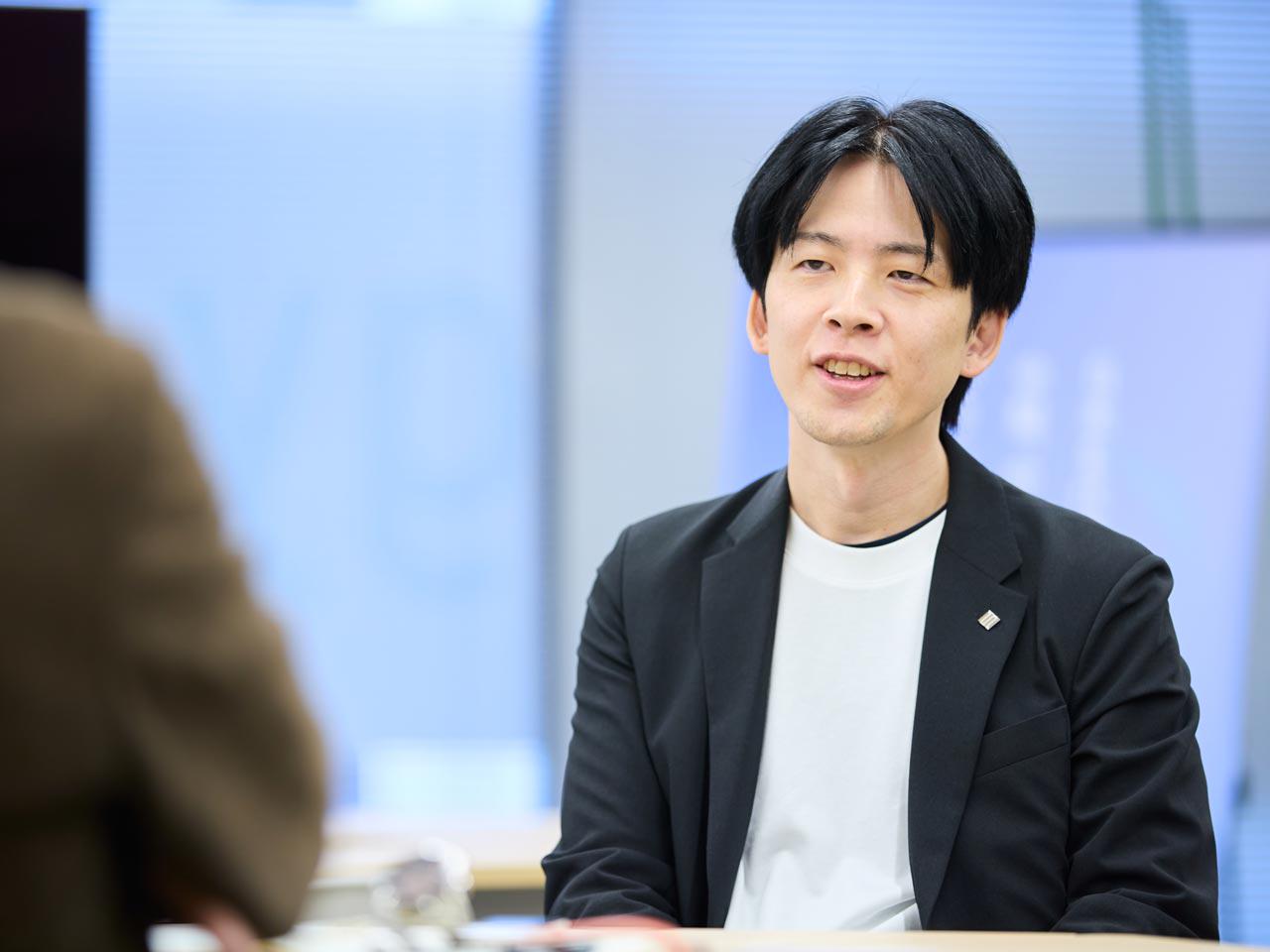 。医療広告のガイドラインとデジタルマーケティングを熟知したメンバーが、適切な表現でのブランディングを支援することで、クライアントのビジネス成長を後押しする。