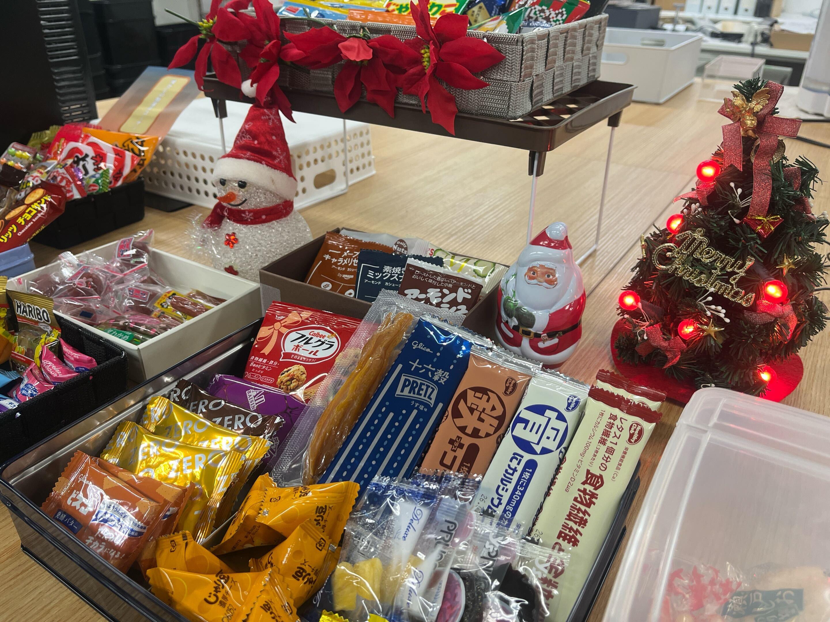 クリスマス仕様のカフェコーナーです♩