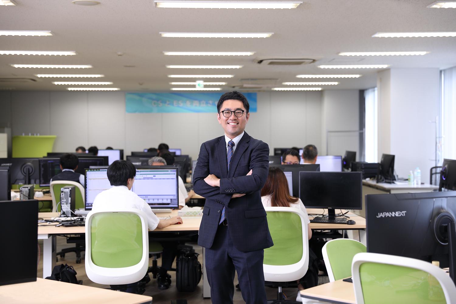 従業員数60名という規模だが、日本を代表する大手企業と直接取引し、企画立案から保守まで顧客に寄り添った支援で信頼を獲得してきた。