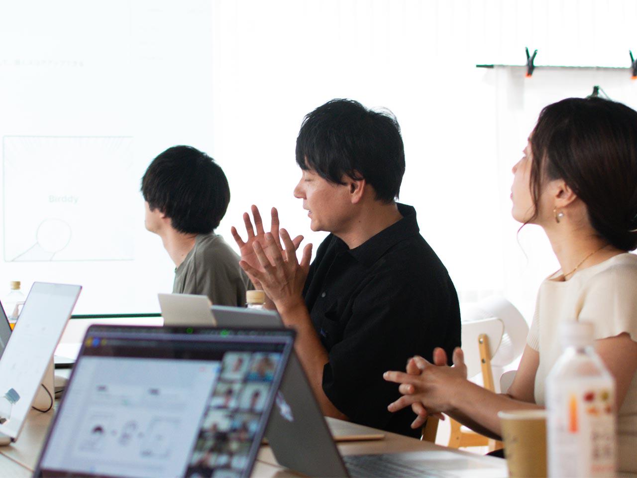 同社が描く未来は、大きな変革ではなく、暮らしの風景を柔らかく更新していくようなものづくりである。