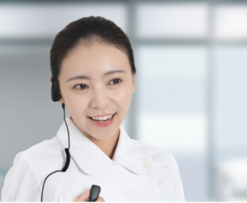 2023年8月に設立された同社は、音声認識できるインカムアプリによって、現場のコミュニケーションを効率化する。