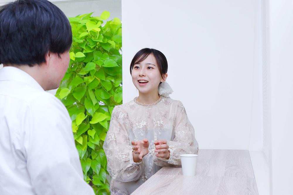 社員数約850名ながら、社長と社員の距離が近く、フラットで一体感のある組織風土は特徴的である。