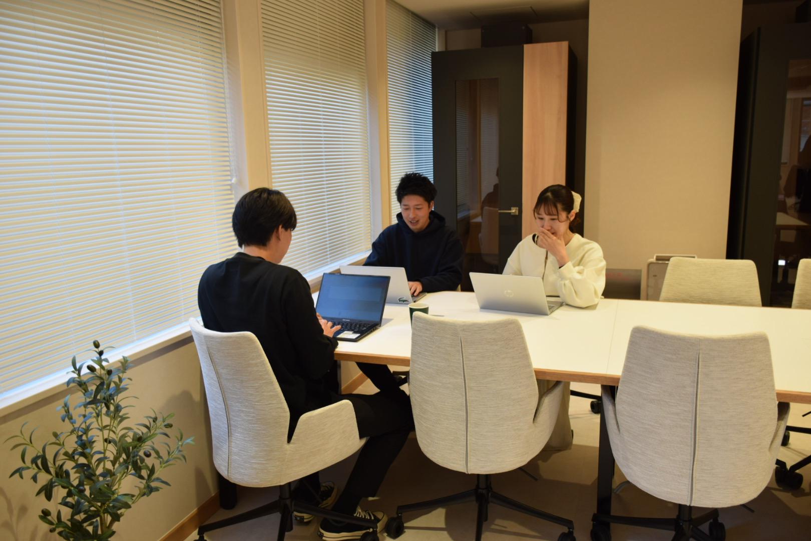 ユーザーの事故監視だけでなく、マシンごとの利用率を可視化し、混雑状況のリアルタイム配信で顧客満足度の向上も可能に。