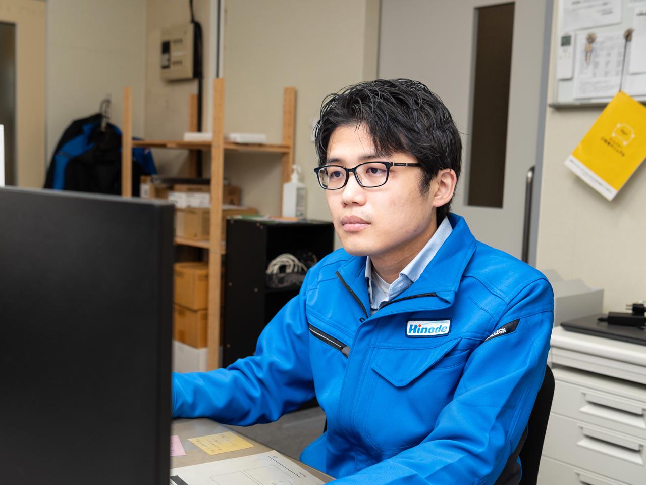 強みは、メーカーと小売業を結ぶ中間流通事業者のメリットを生かした独自のマーチャンダイジング戦略と、西日本一円に広げた拠点ネットワークを繋ぐ卓越したロジスティクス戦略である。