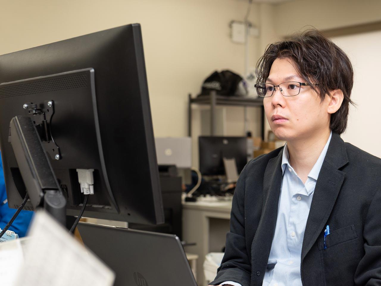 家庭紙と包装資材を軸に食品流通に関わる幅広い商品を取り扱い、顧客ニーズに広く深く応えながら着実に成長を重ねている。