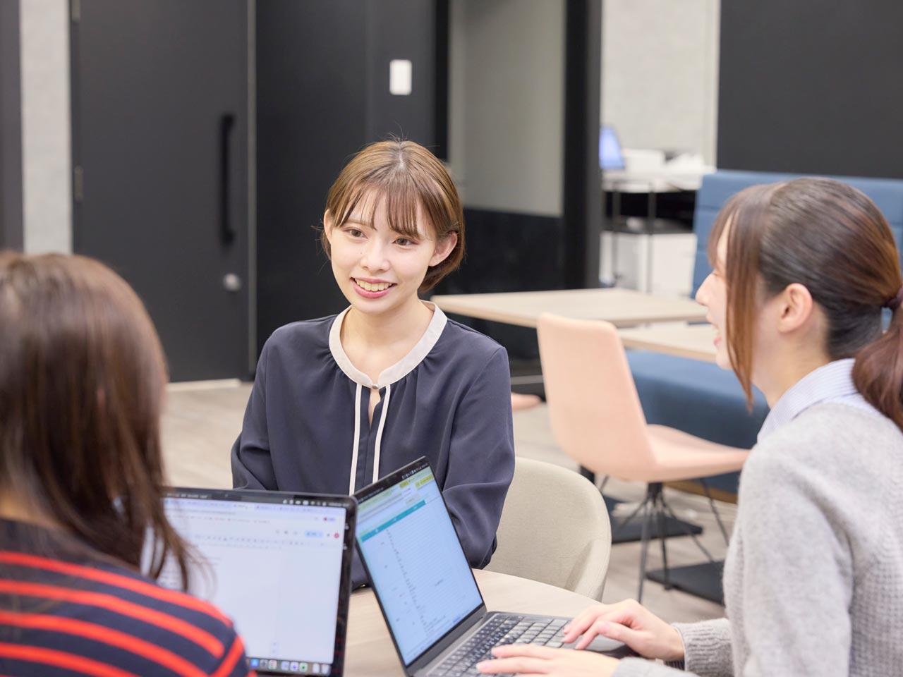 さらに、教育分野への投資を進め、“学びからキャリアまで”を一貫して支える仕組みづくりに取り組んでいる。