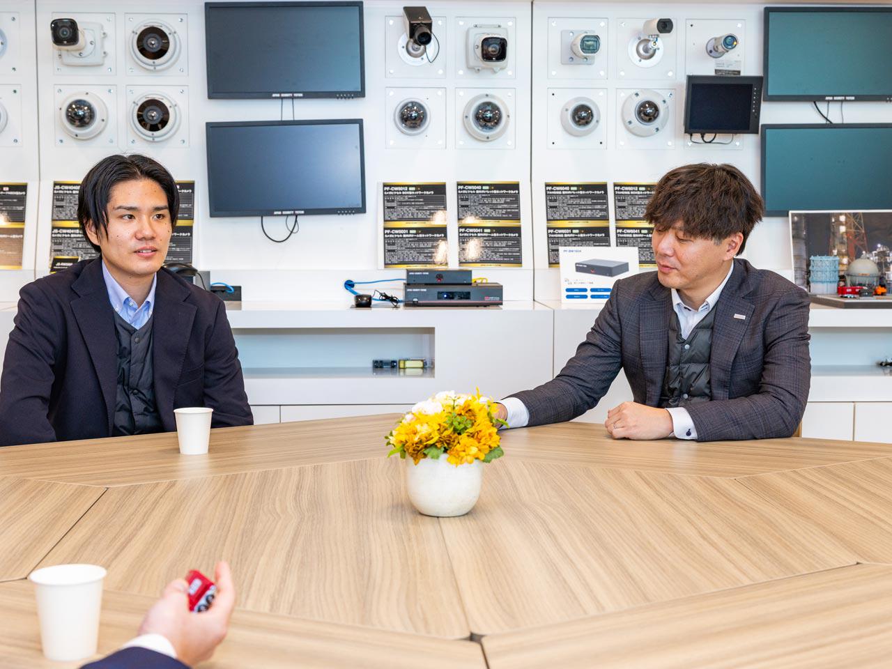 明るく、元気で、素直な人であり続けることがポジティブな思考を生むという考え方を大切にしており、そういう「前向きに挑戦しようとする人材」が活躍しているのだという。