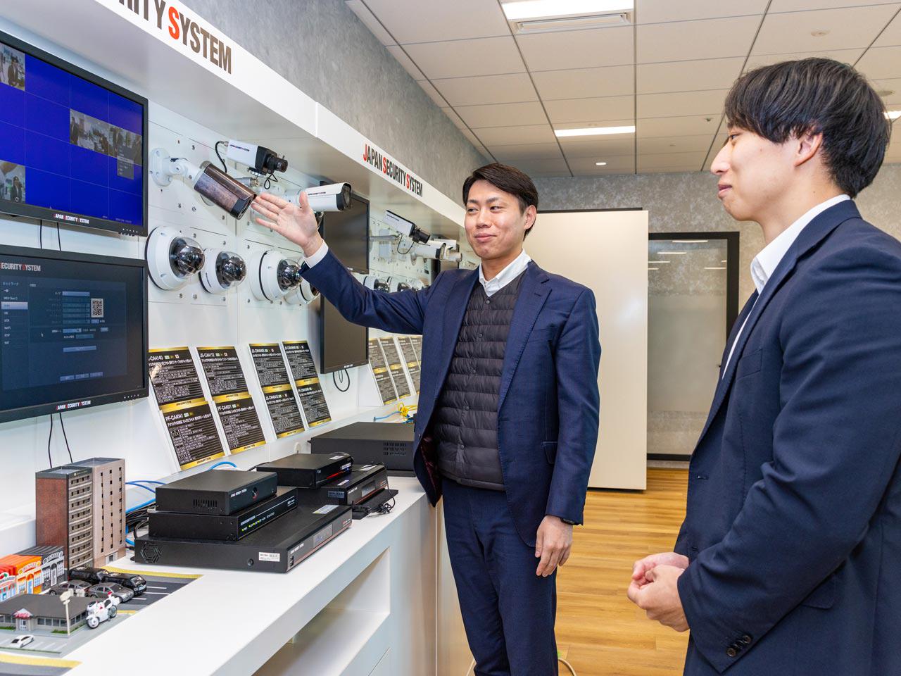 業務拡大を目指し、チャレンジしたい社員を募集する。