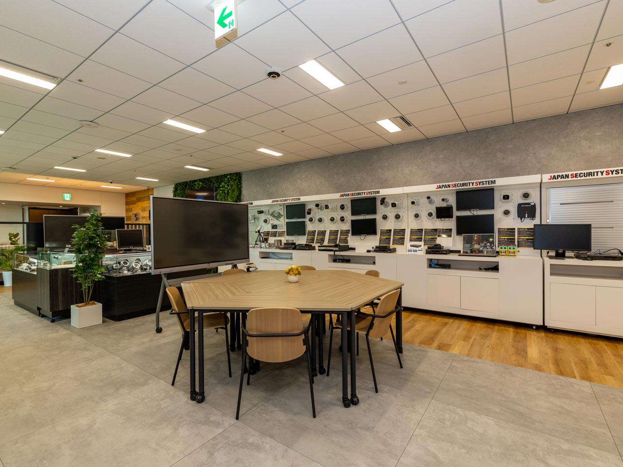 今後は会社を挙げて防犯カメラ専業メーカー国内1位を目指すための取り組みが進んでいく。業界内で影響力を強められれば、大きなコラボレーションも実現しやすくなるだろう。に夢は広がっていく。